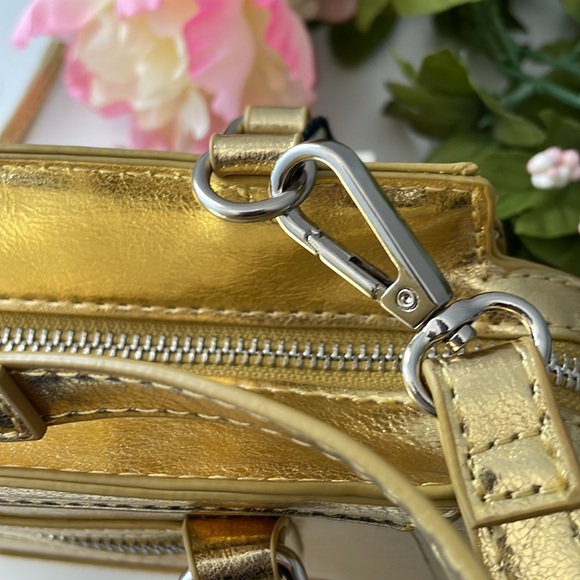 Pretty Metallic Gold City Bag - Picture 11 of 16